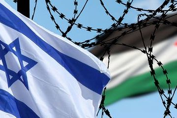 Israel Palestine flags barbed wire BANNER